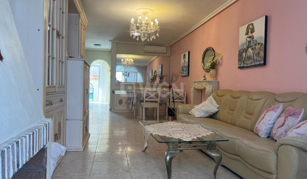 Odsprzedaż - Kamienica - Torrevieja - Centro