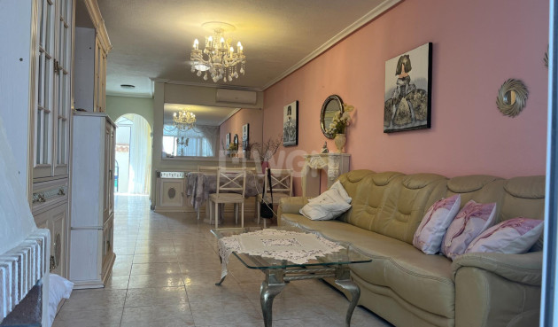 Odsprzedaż - Kamienica - Torrevieja - Centro