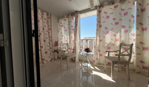 Odsprzedaż - Kamienica - Torrevieja - Centro