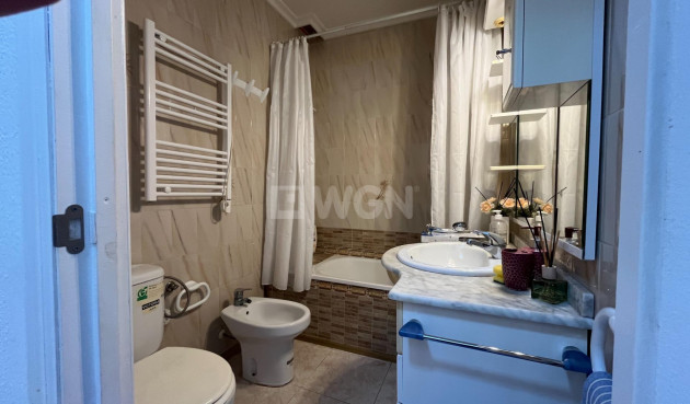 Odsprzedaż - Kamienica - Torrevieja - Centro