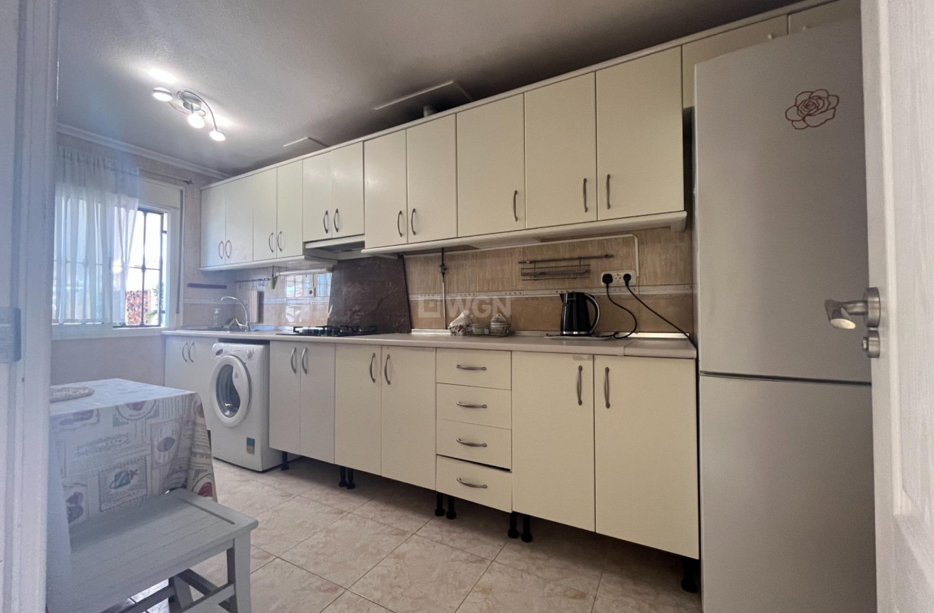 Odsprzedaż - Kamienica - Torrevieja - Centro