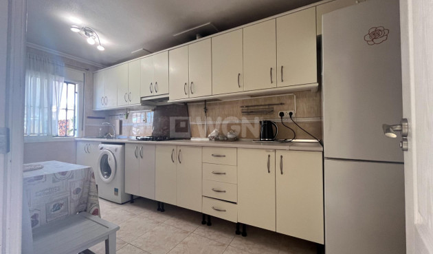 Odsprzedaż - Kamienica - Torrevieja - Centro