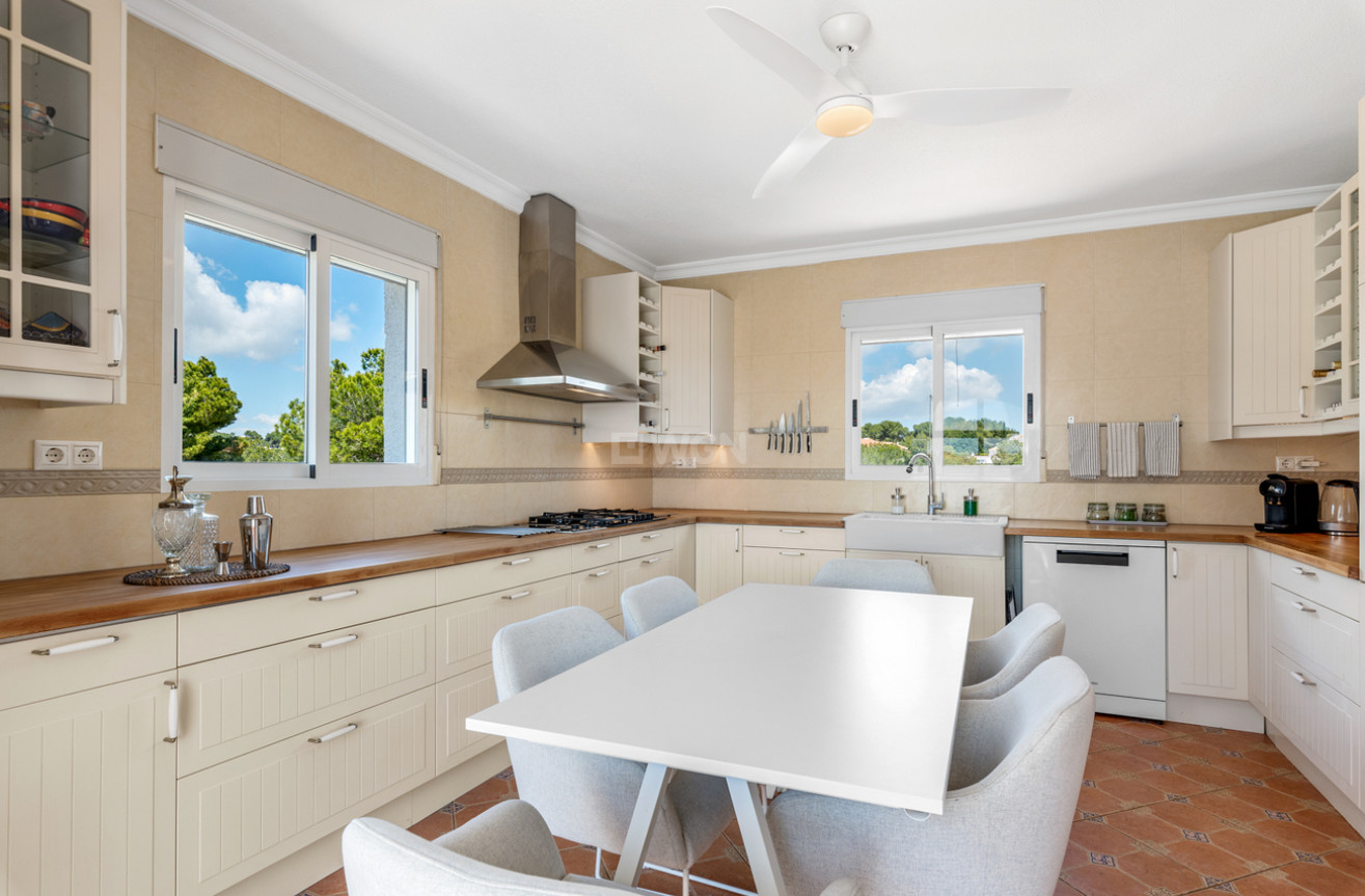 Odsprzedaż - Villa - Pinar de Campoverde - Costa Blanca