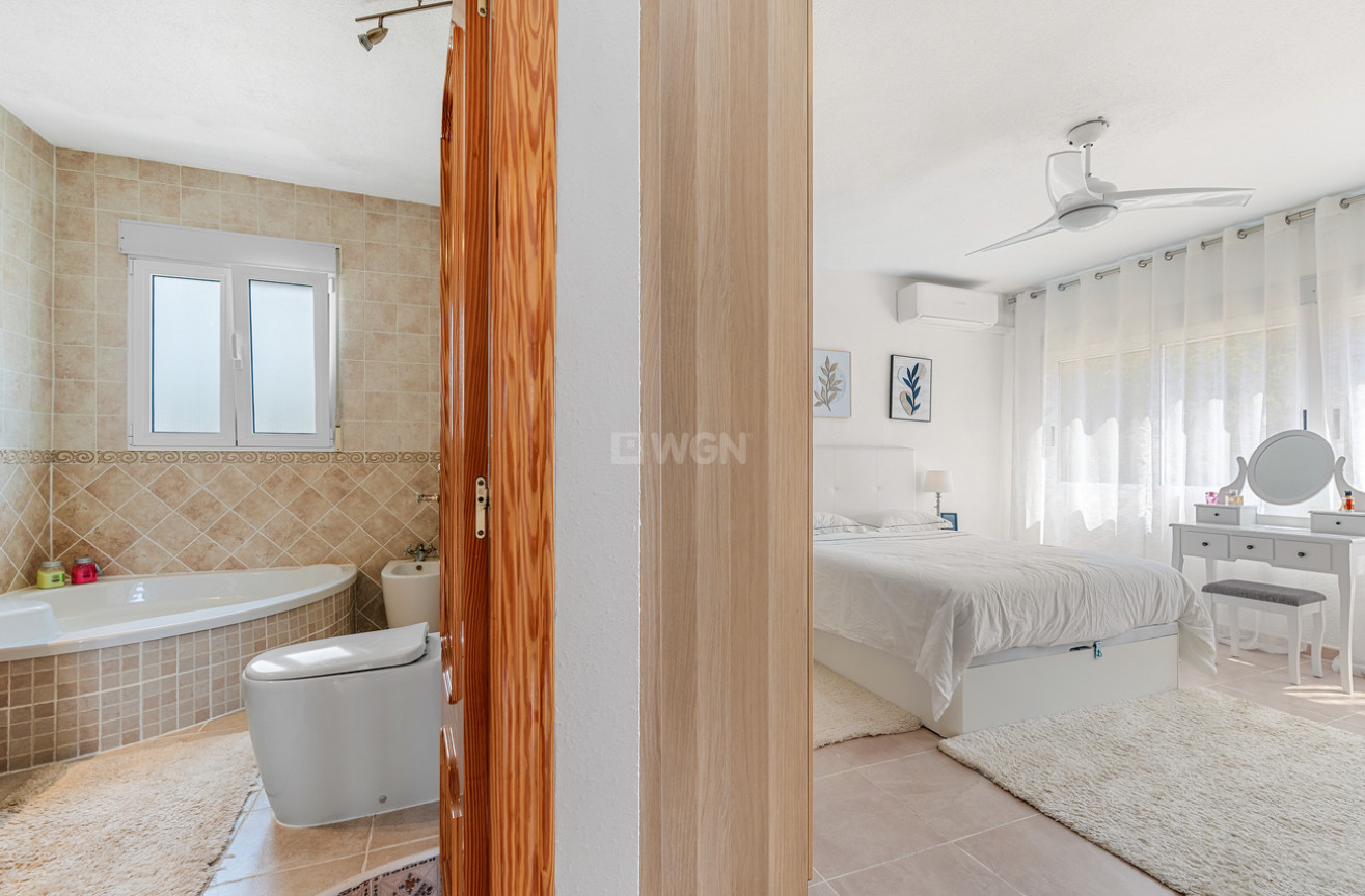 Odsprzedaż - Villa - Pinar de Campoverde - Costa Blanca