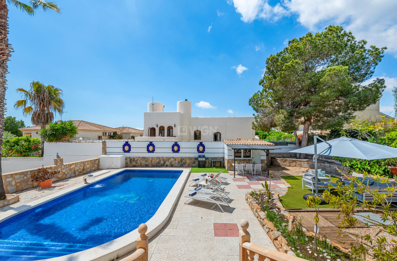 Odsprzedaż - Villa - Pinar de Campoverde - Costa Blanca