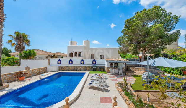 Odsprzedaż - Villa - Pinar de Campoverde - Costa Blanca