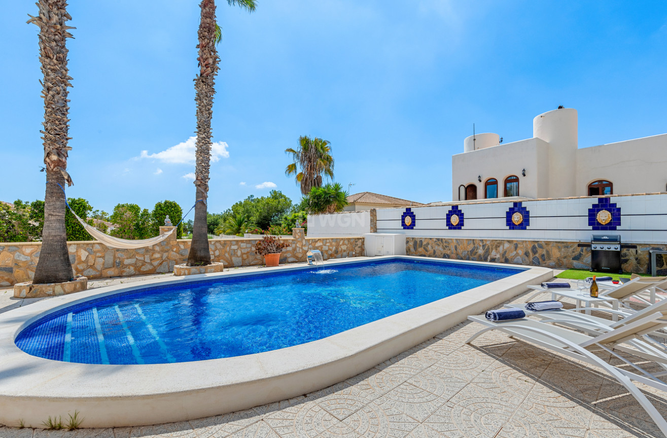 Odsprzedaż - Villa - Pinar de Campoverde - Costa Blanca