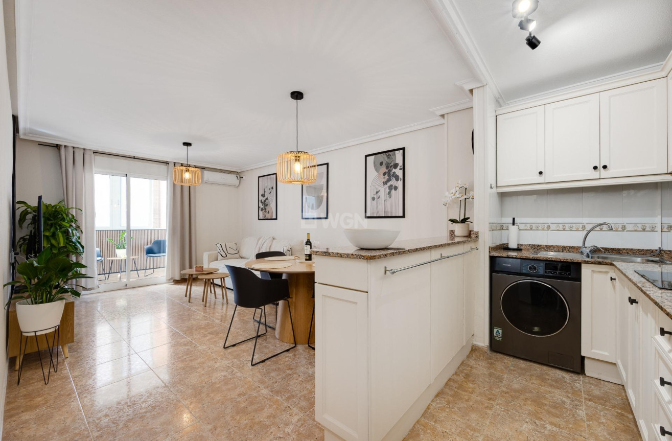 Reventa - Apartamento / piso - Torrevieja - Centro