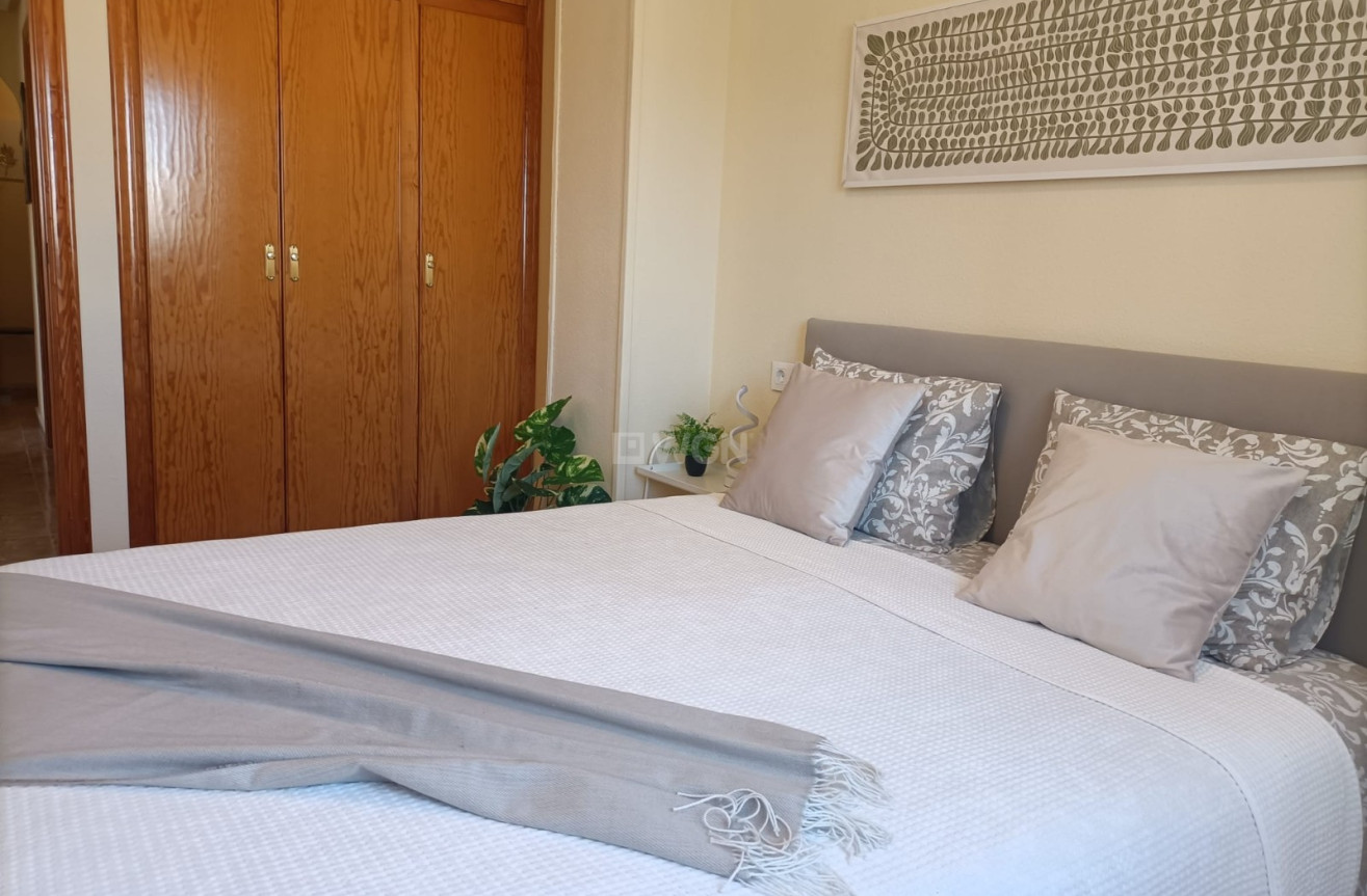 Resale - Apartment / flat - Torrevieja - Costa Blanca