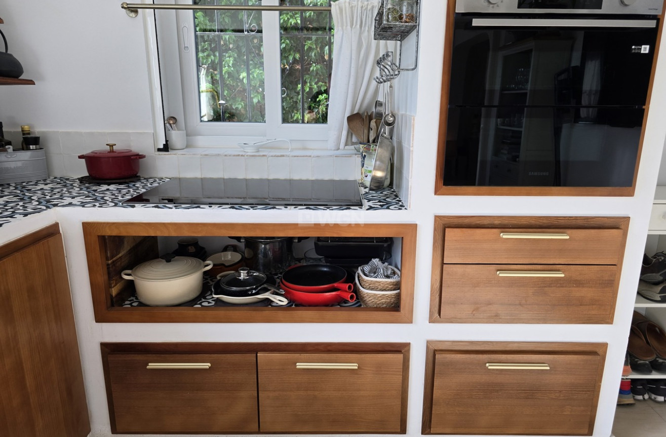 Odsprzedaż - Villa - Los Romanes - Inland