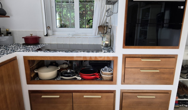 Odsprzedaż - Villa - Los Romanes - Inland