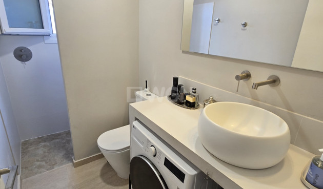 Odsprzedaż - Villa - Los Romanes - Inland