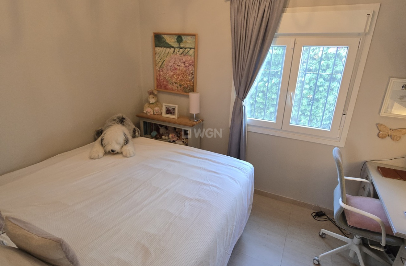 Odsprzedaż - Villa - Los Romanes - Inland