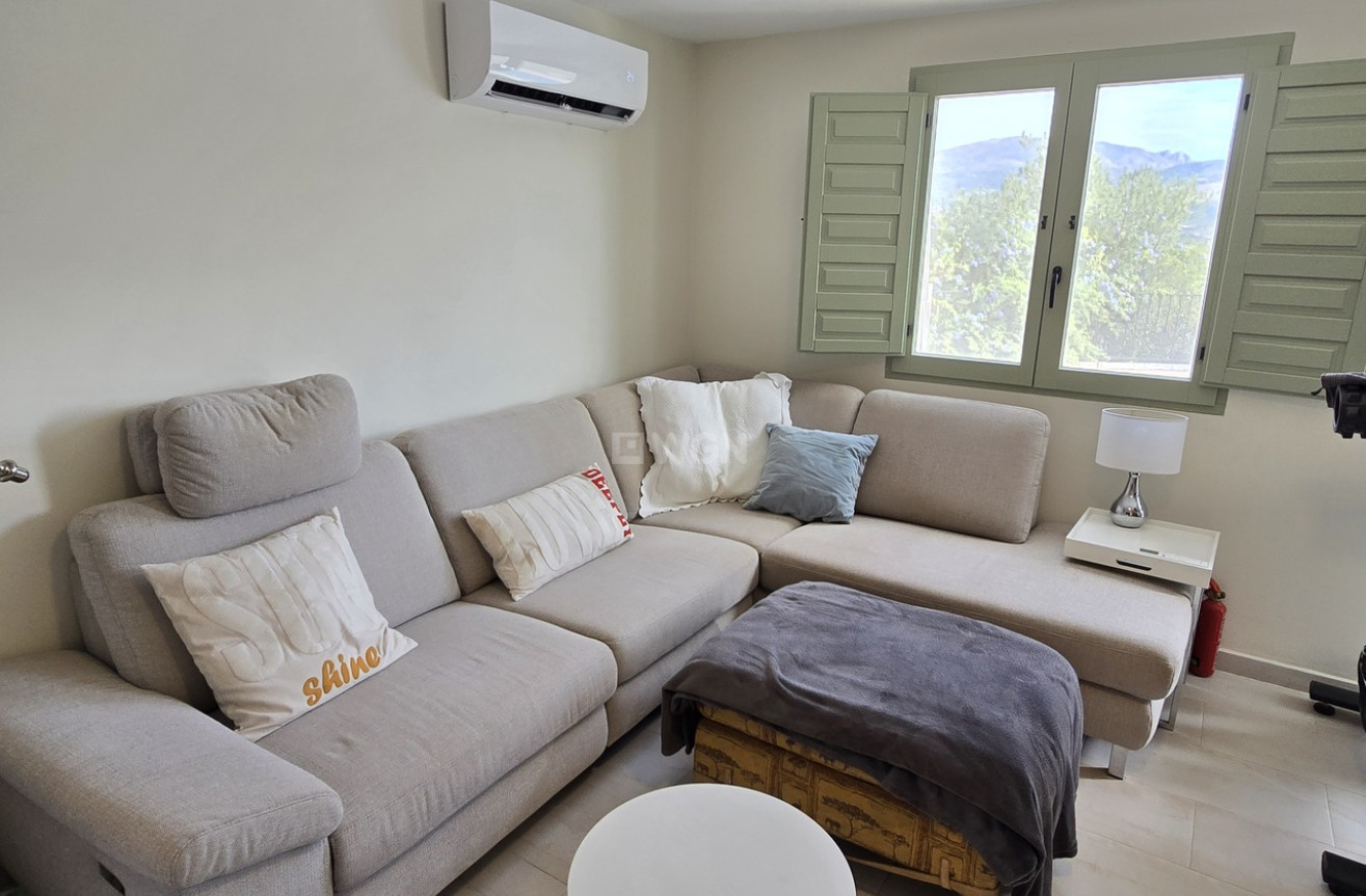 Odsprzedaż - Villa - Los Romanes - Inland