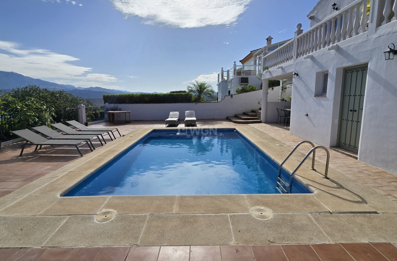 Odsprzedaż - Villa - Los Romanes - Inland