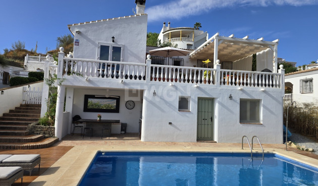 Odsprzedaż - Villa - Los Romanes - Inland