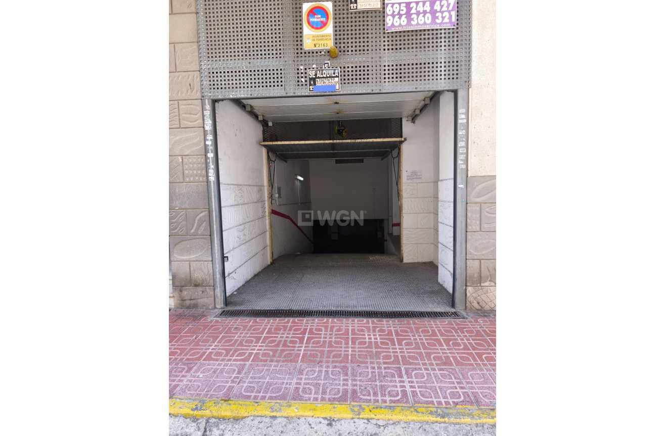 Reventa - Parking - Torrevieja - Playa de los Locos