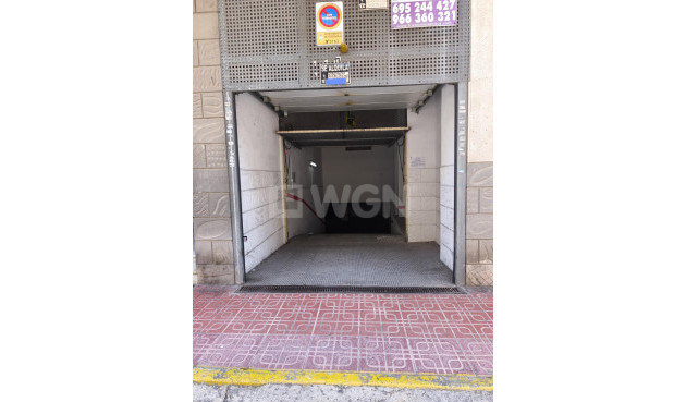 Reventa - Parking - Torrevieja - Playa de los Locos