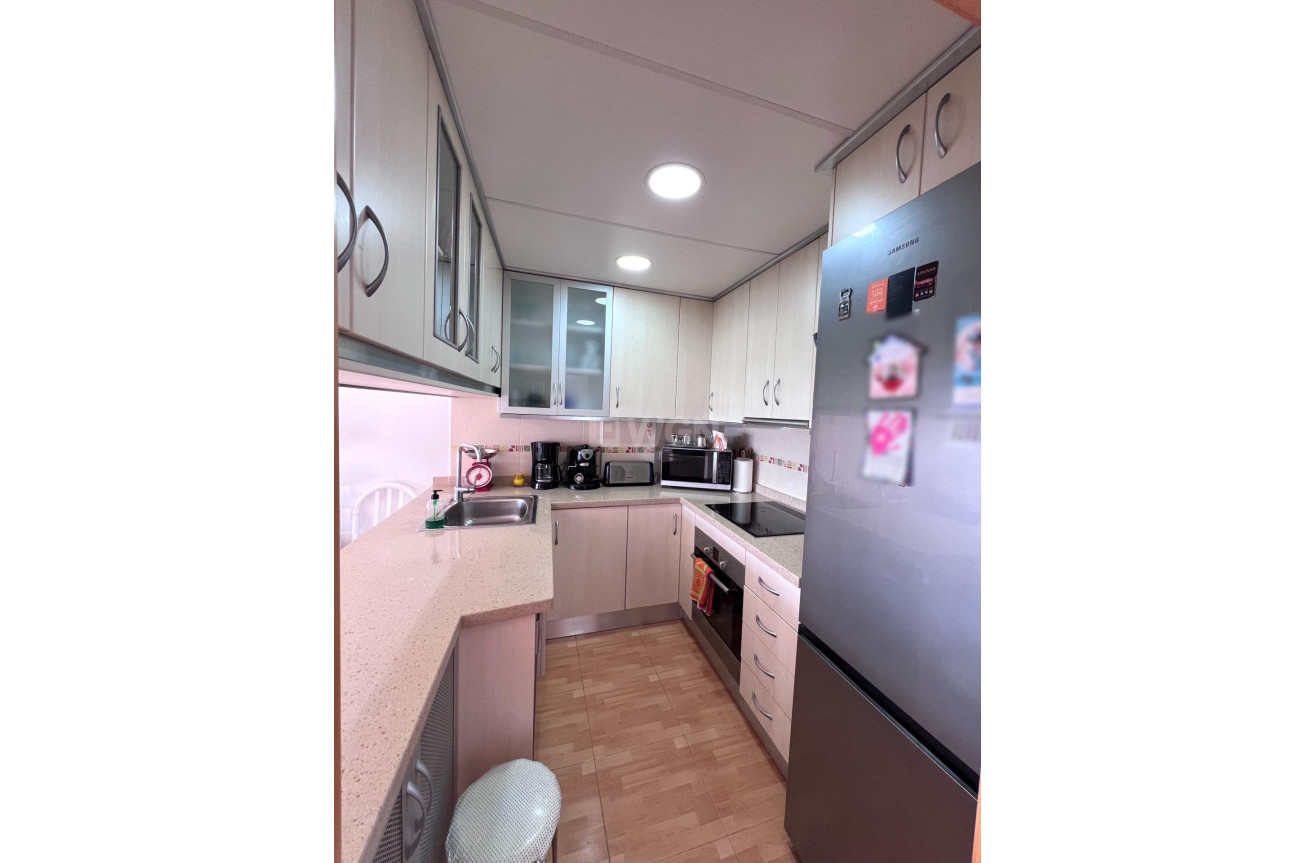 Resale - Apartment / flat - Torrevieja - Playa de los Locos