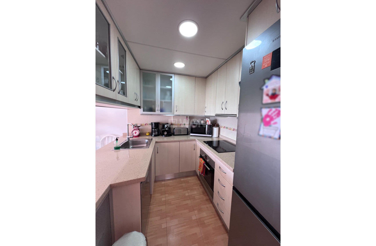 Resale - Apartment / flat - Torrevieja - Playa de los Locos
