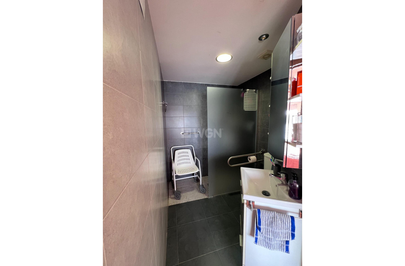 Resale - Apartment / flat - Torrevieja - Playa de los Locos