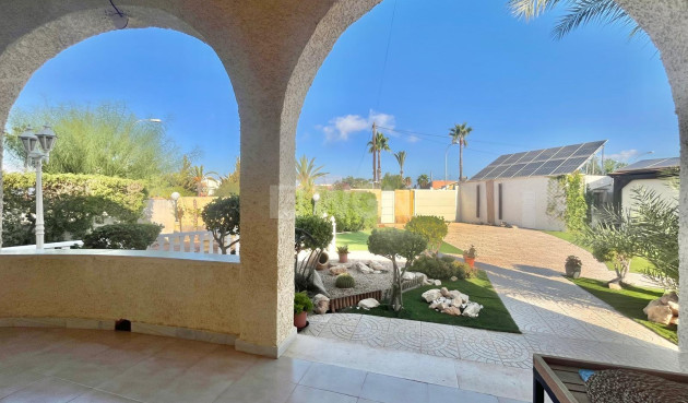 Resale - Villa - Torrevieja - San Luis