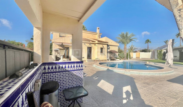 Resale - Villa - Torrevieja - San Luis