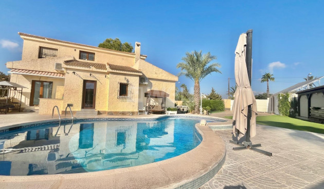 Resale - Villa - Torrevieja - San Luis