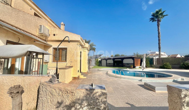 Resale - Villa - Torrevieja - San Luis