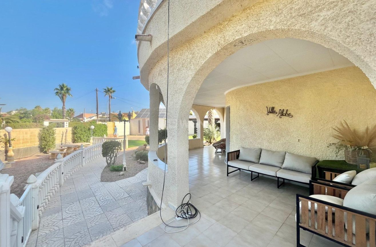 Resale - Villa - Torrevieja - San Luis