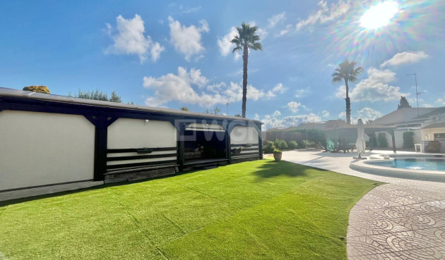 Resale - Villa - Torrevieja - San Luis