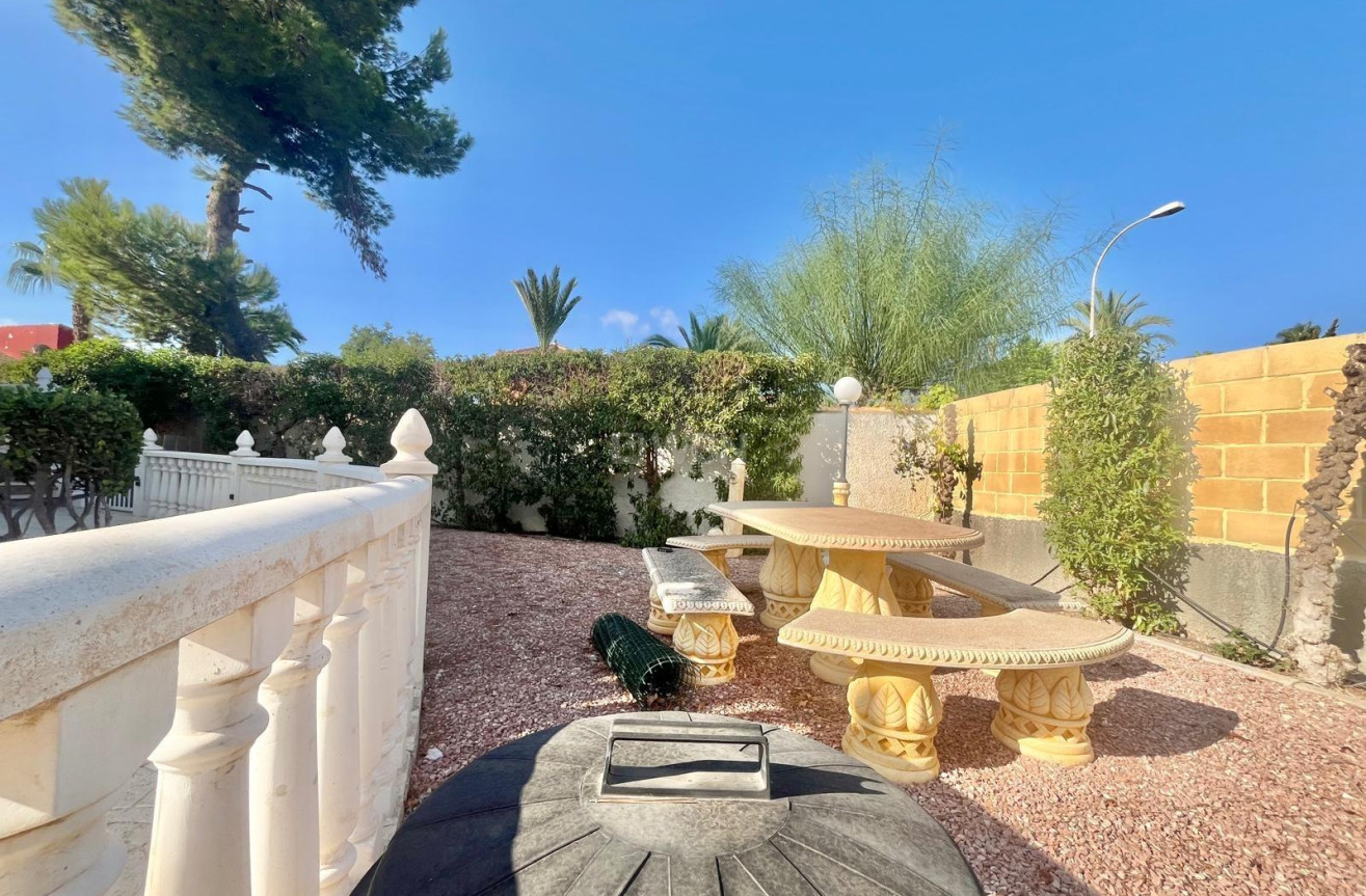 Resale - Villa - Torrevieja - San Luis