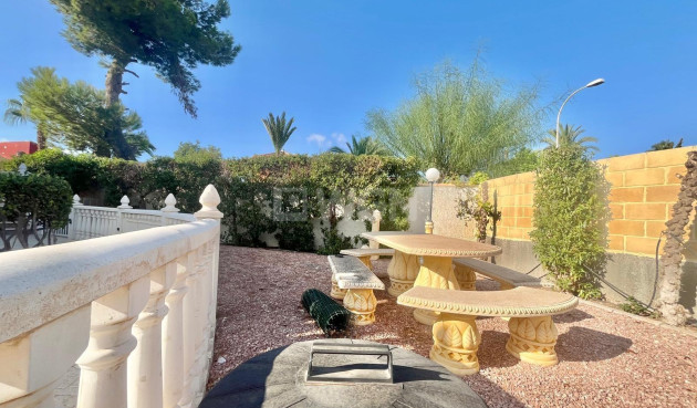 Resale - Villa - Torrevieja - San Luis