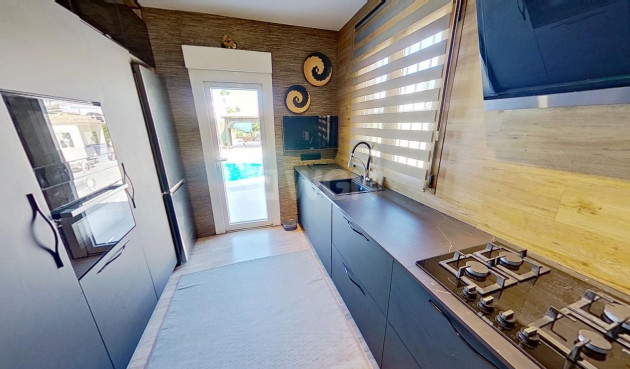 Resale - Villa - Torrevieja - San Luis