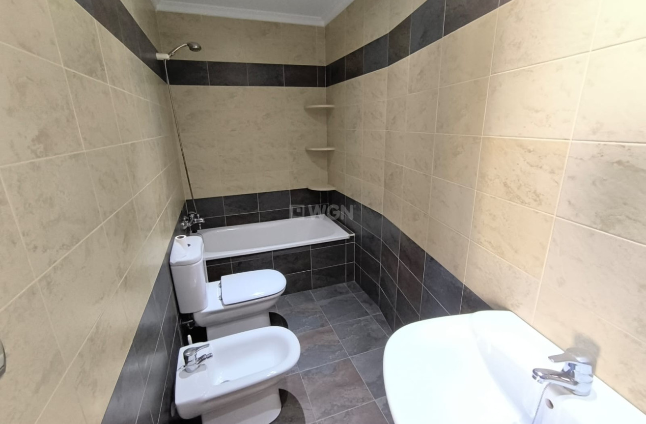 Resale - Apartment / flat - Sax - Inland