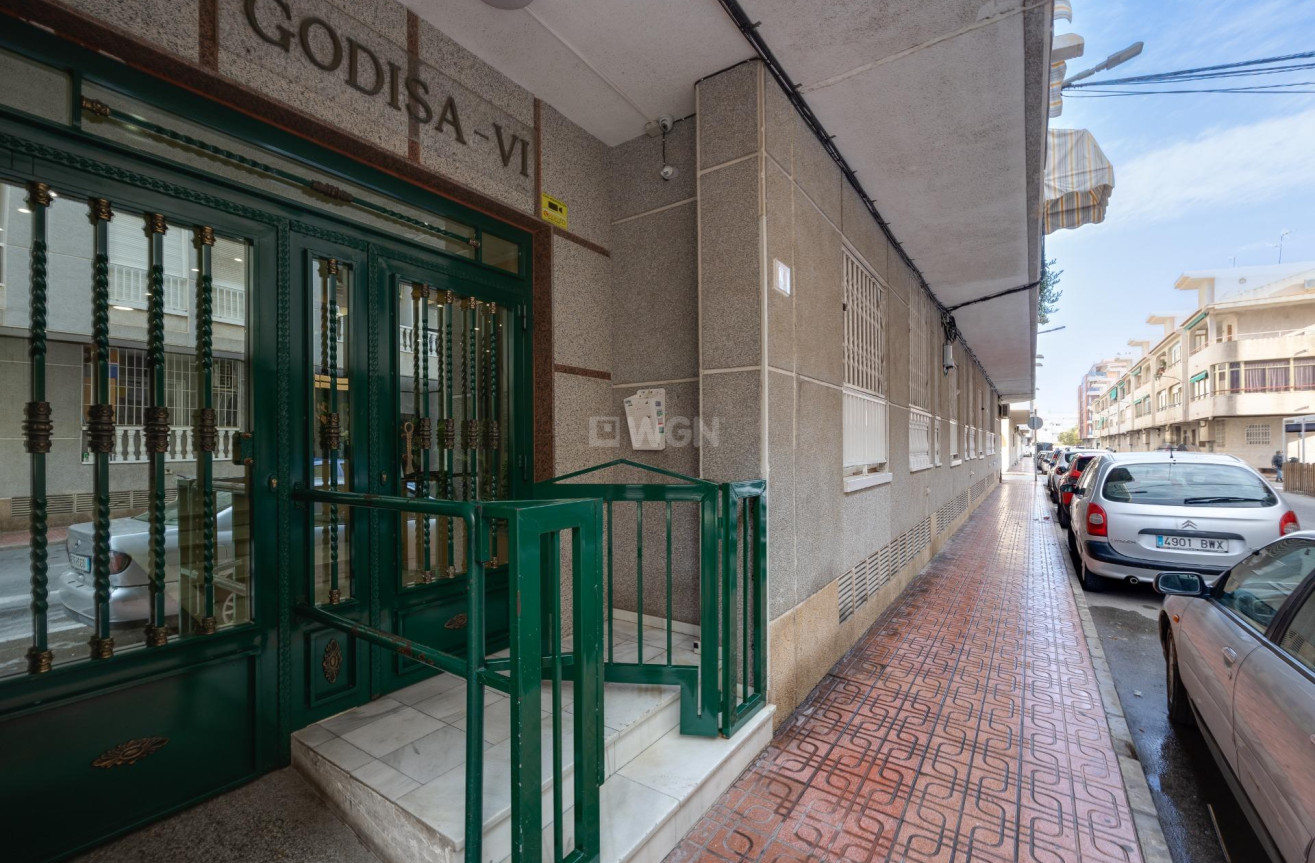 Odsprzedaż - Mieszkanie w bloku - Torrevieja - Acequion