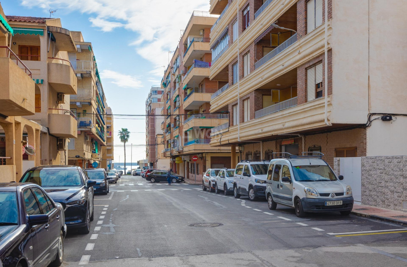 Odsprzedaż - Mieszkanie w bloku - Torrevieja - Acequion