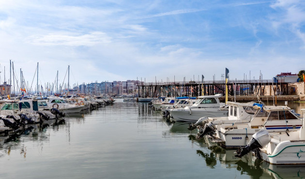 Odsprzedaż - Mieszkanie w bloku - Torrevieja - Acequion