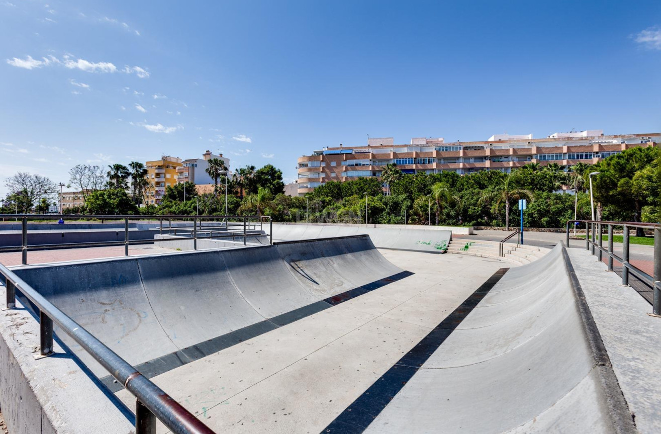 Odsprzedaż - Mieszkanie w bloku - Torrevieja - Acequion