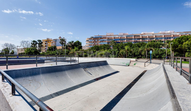 Odsprzedaż - Mieszkanie w bloku - Torrevieja - Acequion