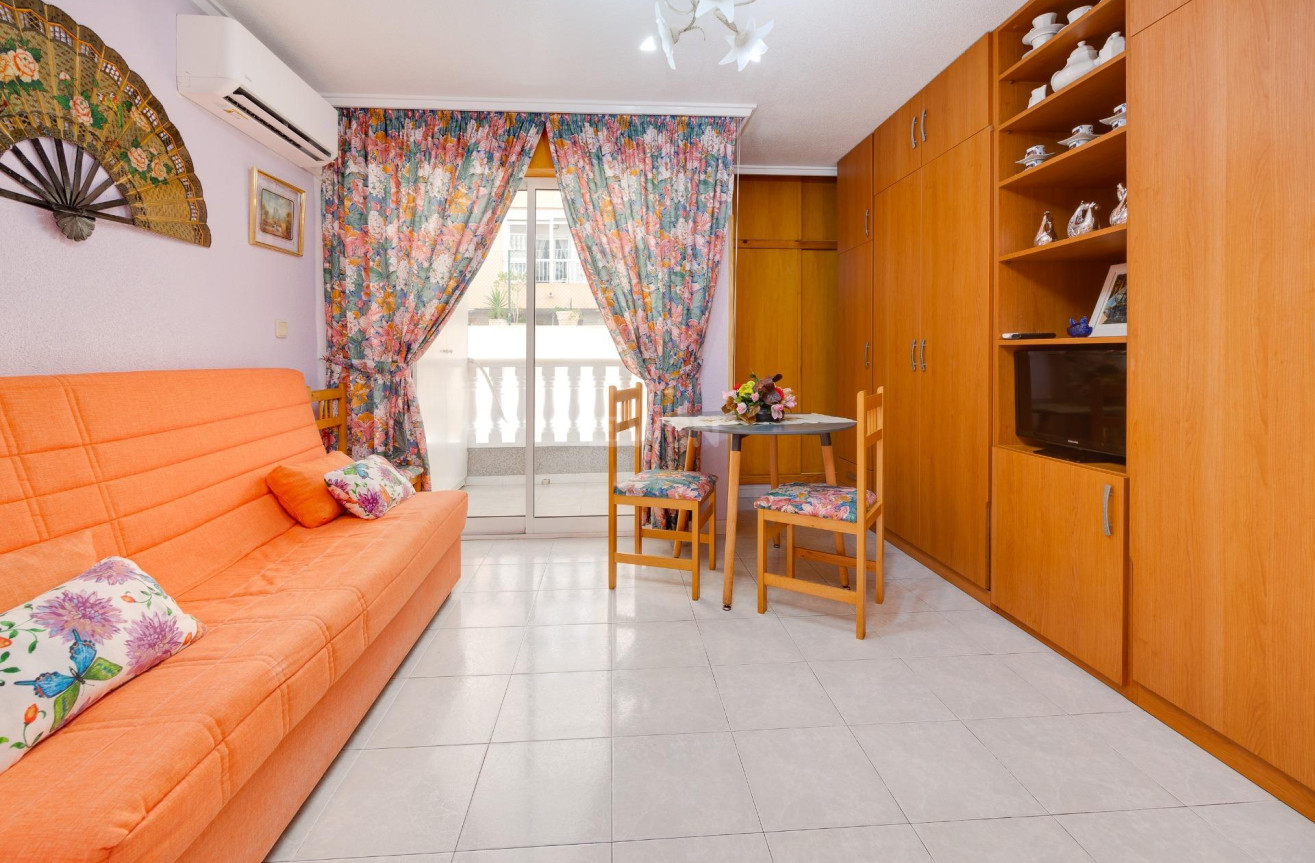 Odsprzedaż - Mieszkanie w bloku - Torrevieja - Acequion