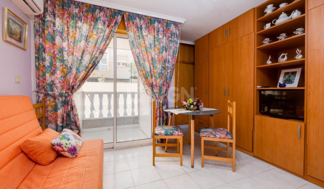 Odsprzedaż - Mieszkanie w bloku - Torrevieja - Acequion