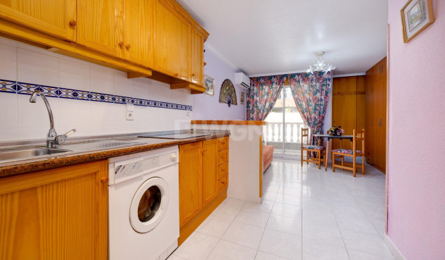 Odsprzedaż - Mieszkanie w bloku - Torrevieja - Acequion