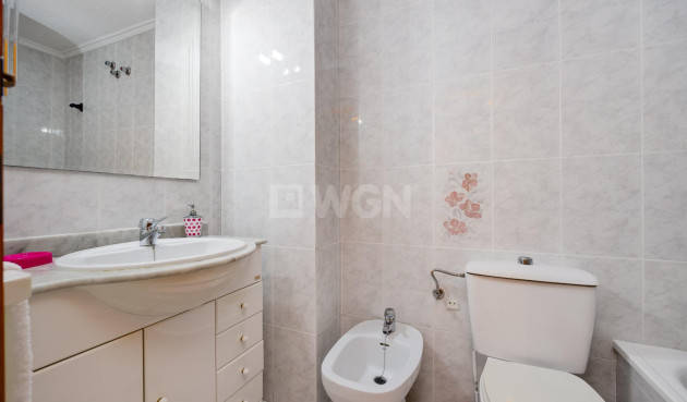 Odsprzedaż - Mieszkanie w bloku - Torrevieja - Acequion