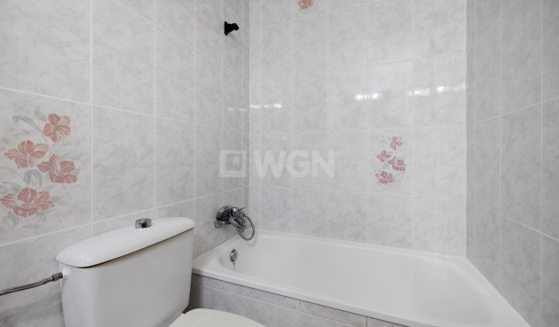 Odsprzedaż - Mieszkanie w bloku - Torrevieja - Acequion