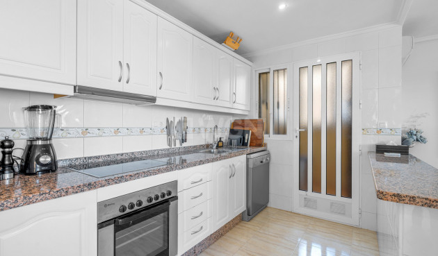 Odsprzedaż - Mieszkanie w bloku - Villamartin - Costa Blanca