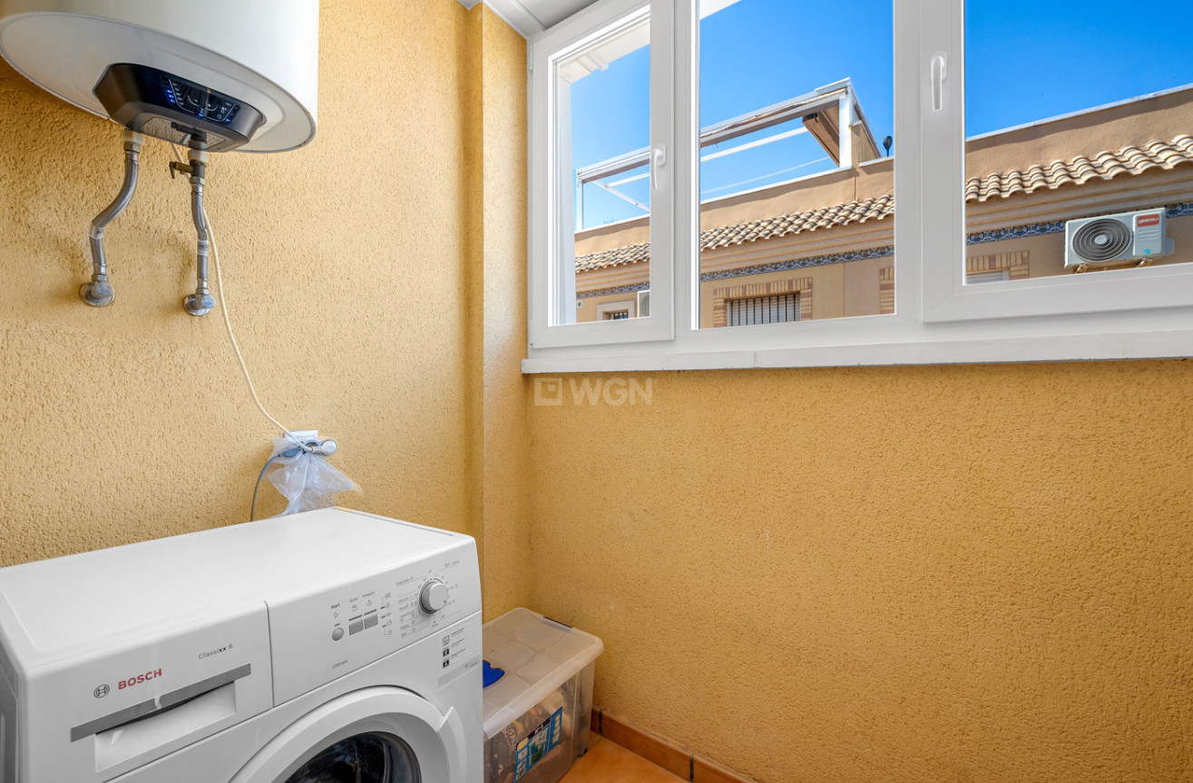 Odsprzedaż - Mieszkanie w bloku - Villamartin - Costa Blanca