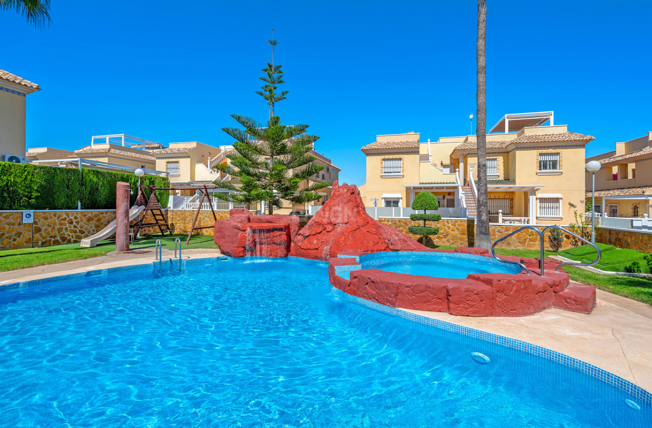 Odsprzedaż - Mieszkanie w bloku - Villamartin - Costa Blanca