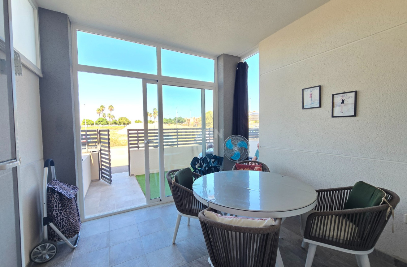 Odsprzedaż - Mieszkanie w bloku - Torrevieja - Costa Blanca