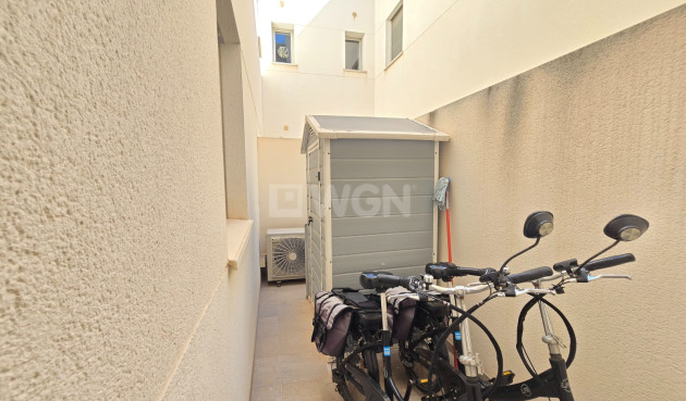 Odsprzedaż - Mieszkanie w bloku - Torrevieja - Costa Blanca